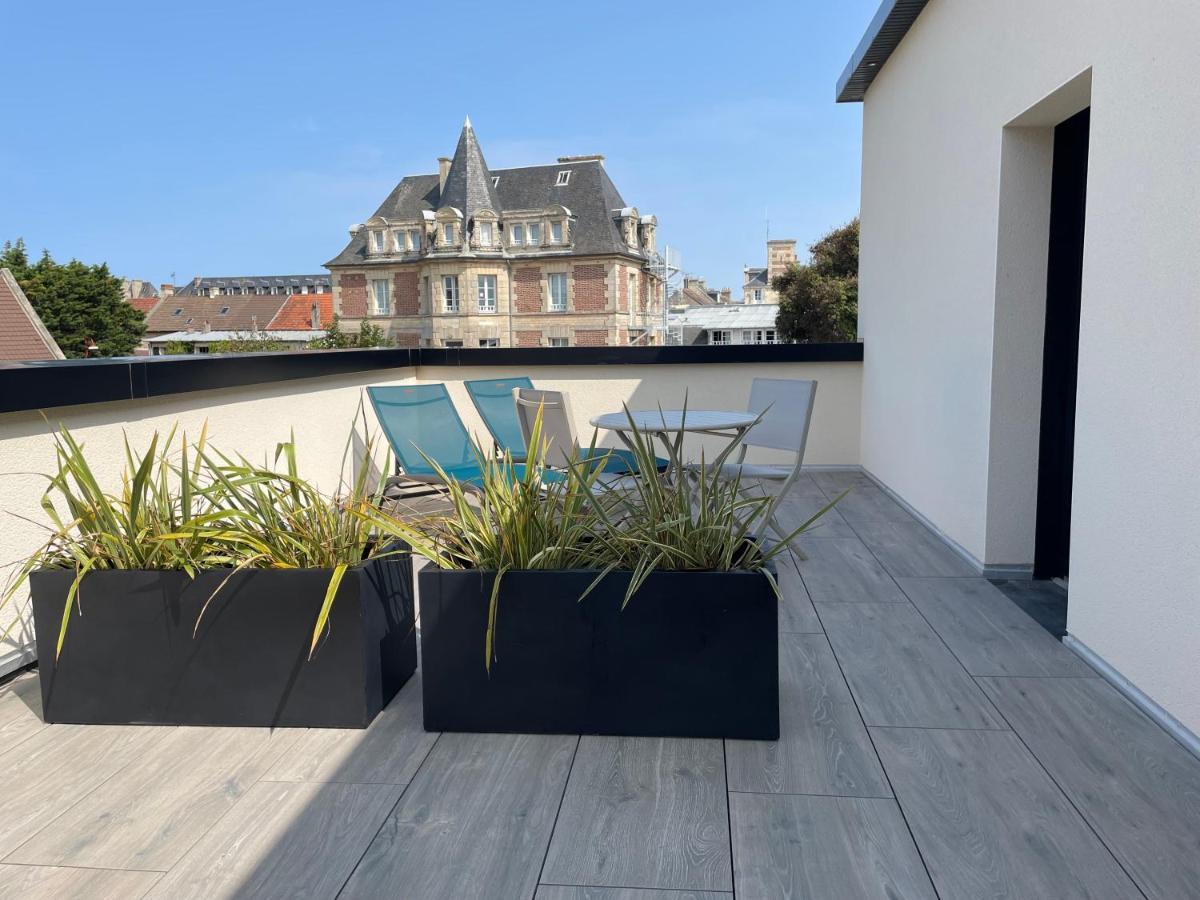 Au Charme Des Marees Apartment Lion sur Mer Bagian luar foto