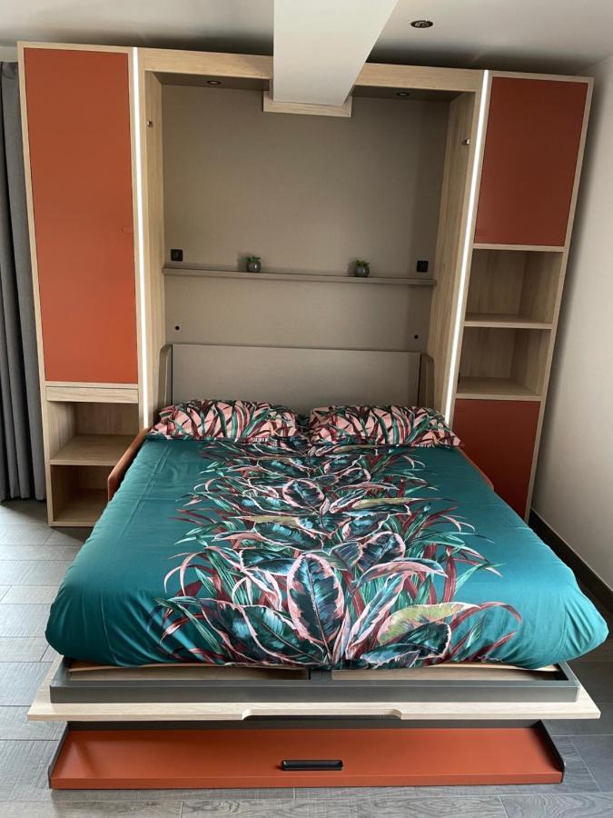 Au Charme Des Marees Apartment Lion sur Mer Bagian luar foto