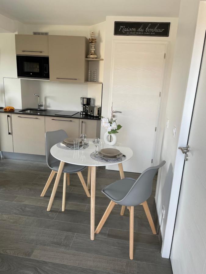 Au Charme Des Marees Apartment Lion sur Mer Bagian luar foto